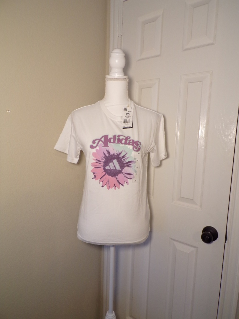 Adidas Women's Floral Graphic T-Shirt Size XS White Sunflower Logo Tee NWT
